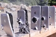 多少部iPhone能挡住AK74射出的子弹？答案5部