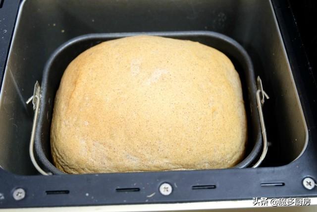 如何用面包机做面包 如何用面包机做面包（如何用面包机做面包更松软好吃窍门） 美食